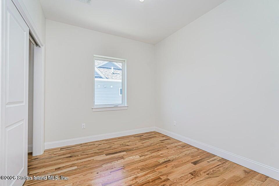 556 Drumgoole Road East Staten Island, NY 10312 - Photo 10 of 52 10