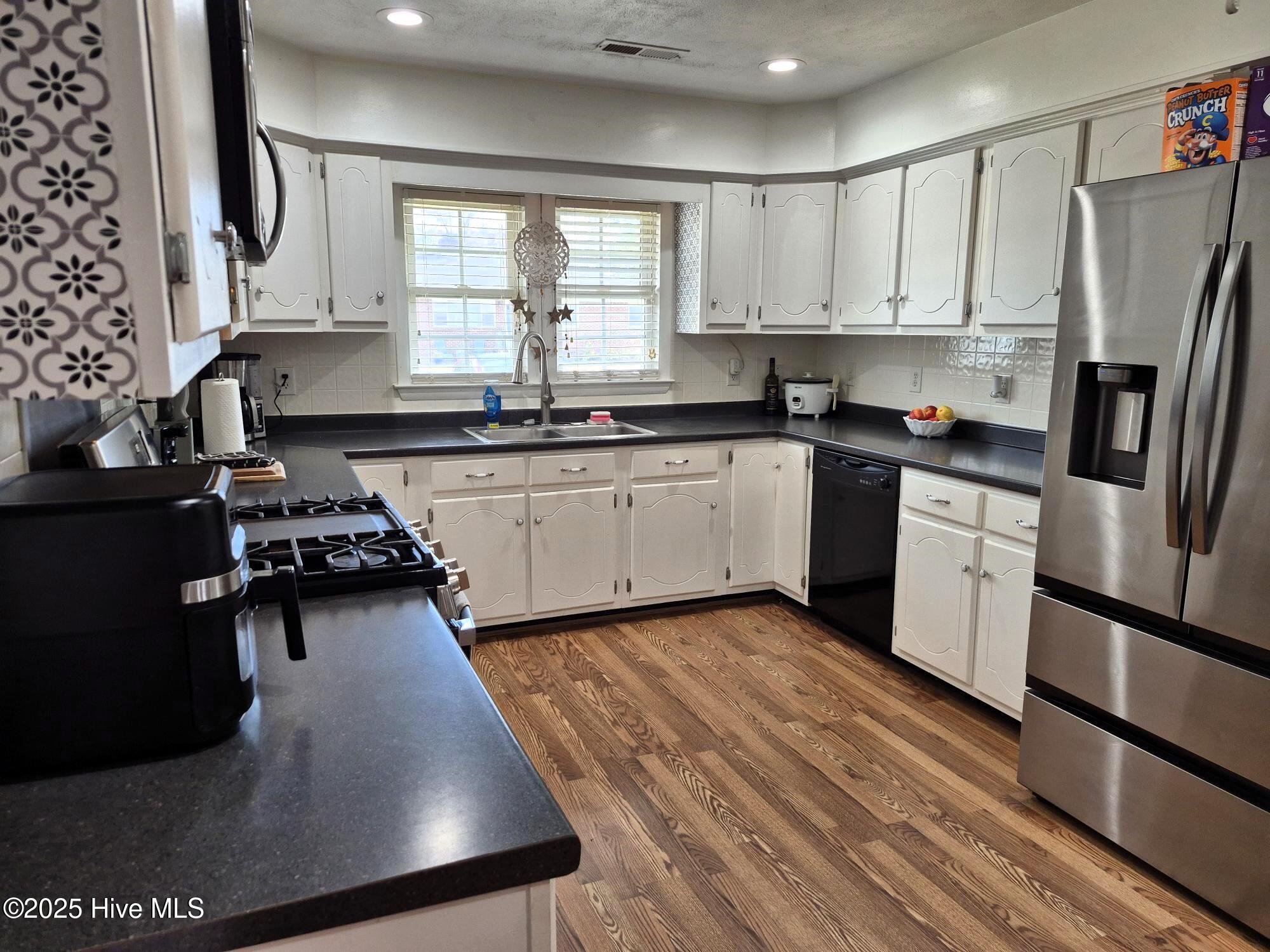 108 Rosedale Drive Elizabeth City, NC 27909 - Photo 15 of 52 Kitchen