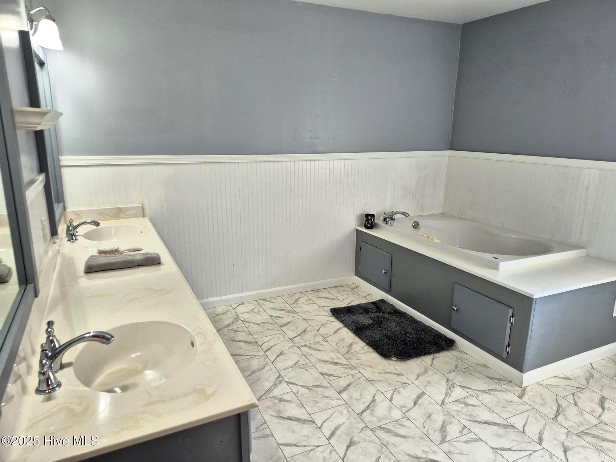 108 Rosedale Drive Elizabeth City, NC 27909 - Photo 25 of 52 Primary bath