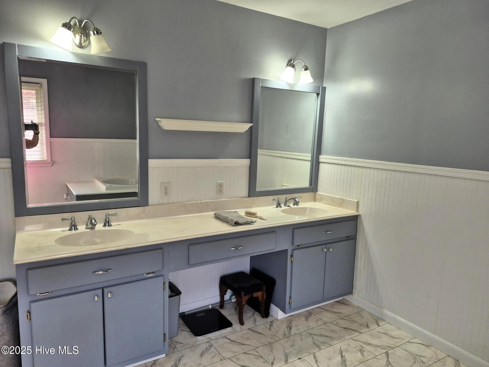 108 Rosedale Drive Elizabeth City, NC 27909 - Photo 28 of 52 Primary bath