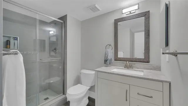 $355,000 | 327 Lakeview Drive, Unit 203, Weston, FL 33326