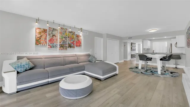 $355,000 | 327 Lakeview Drive, Unit 203, Weston, FL 33326