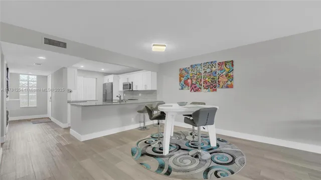 $355,000 | 327 Lakeview Drive, Unit 203, Weston, FL 33326