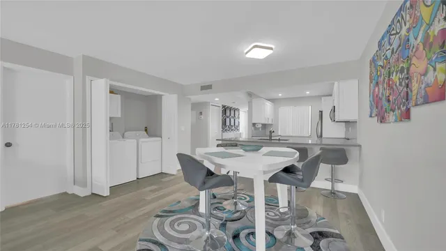 $355,000 | 327 Lakeview Drive, Unit 203, Weston, FL 33326