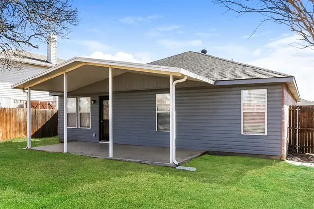 $2,285 | 2109 Doecrest Drive, Denton, TX 76210