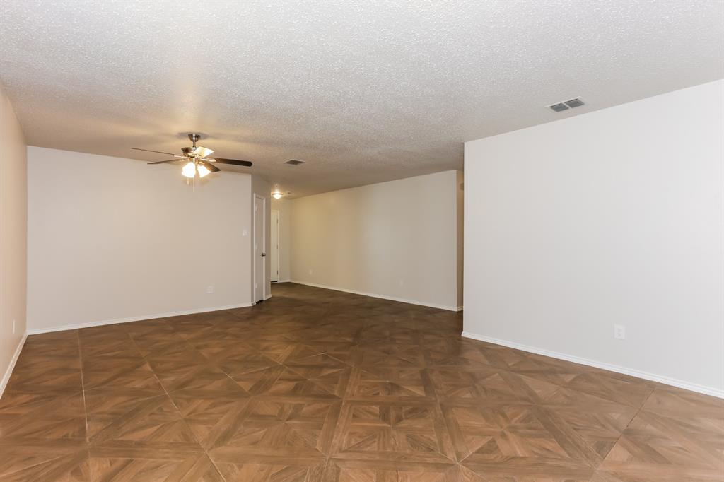 2109 Doecrest Drive Denton, TX 76210 - Photo 2 of 16