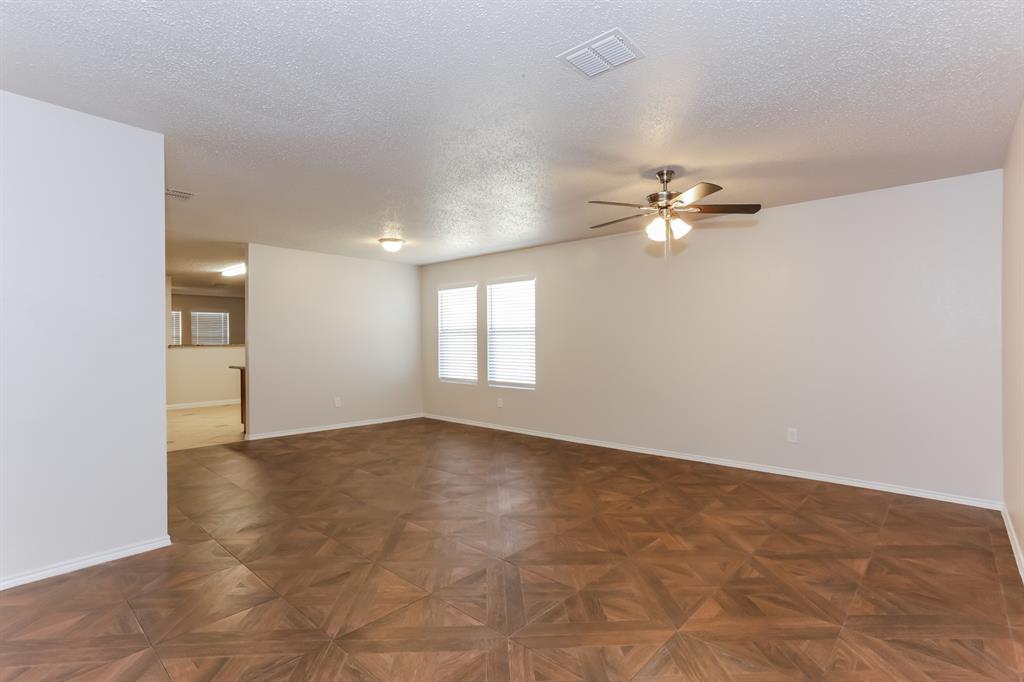 2109 Doecrest Drive Denton, TX 76210 - Photo 3 of 16