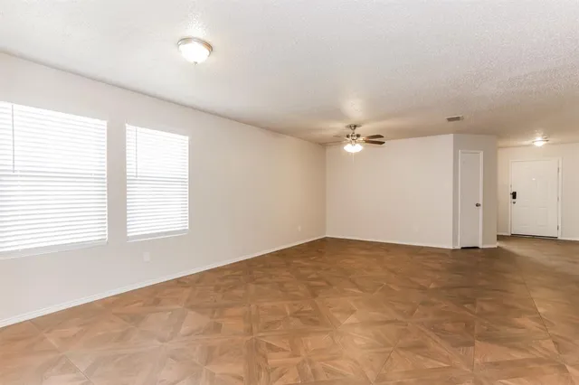 $2,285 | 2109 Doecrest Drive, Denton, TX 76210