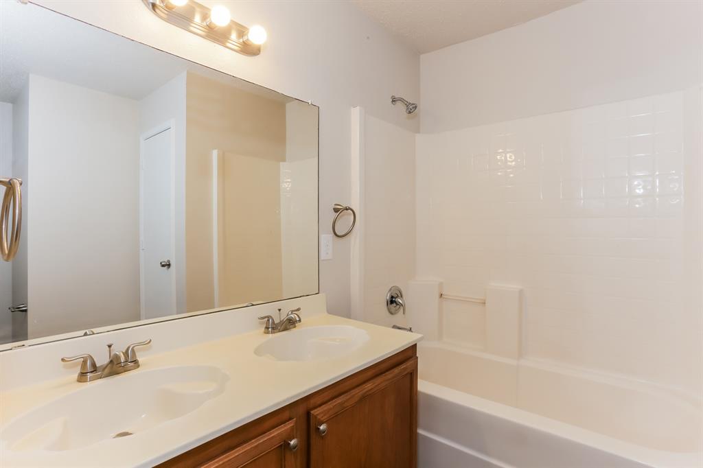 2109 Doecrest Drive Denton, TX 76210 - Photo 10 of 16