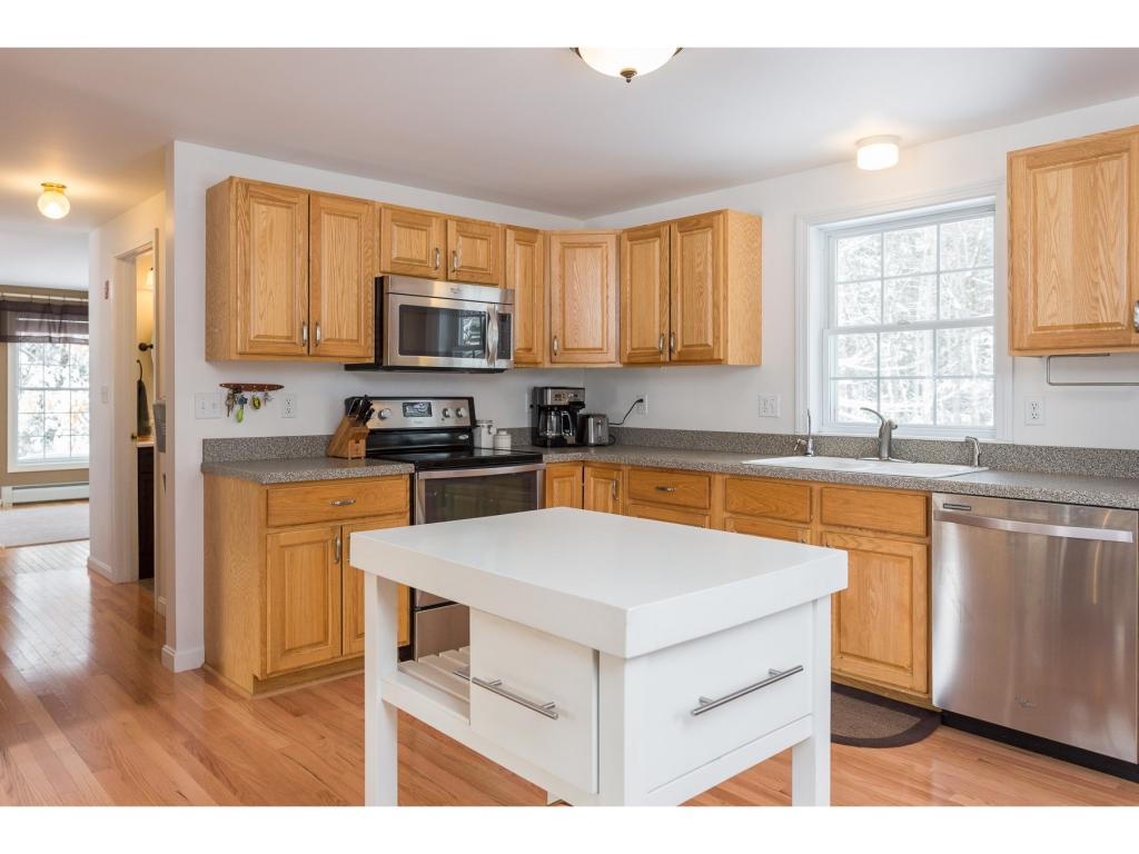 3 Chapman Way Exeter, NH 03833 - Photo 4 of 24