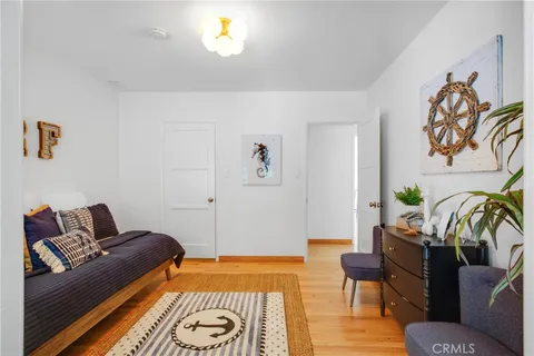 $2,690,000 | 424 South Meadows Avenue, Manhattan Beach, CA 90266