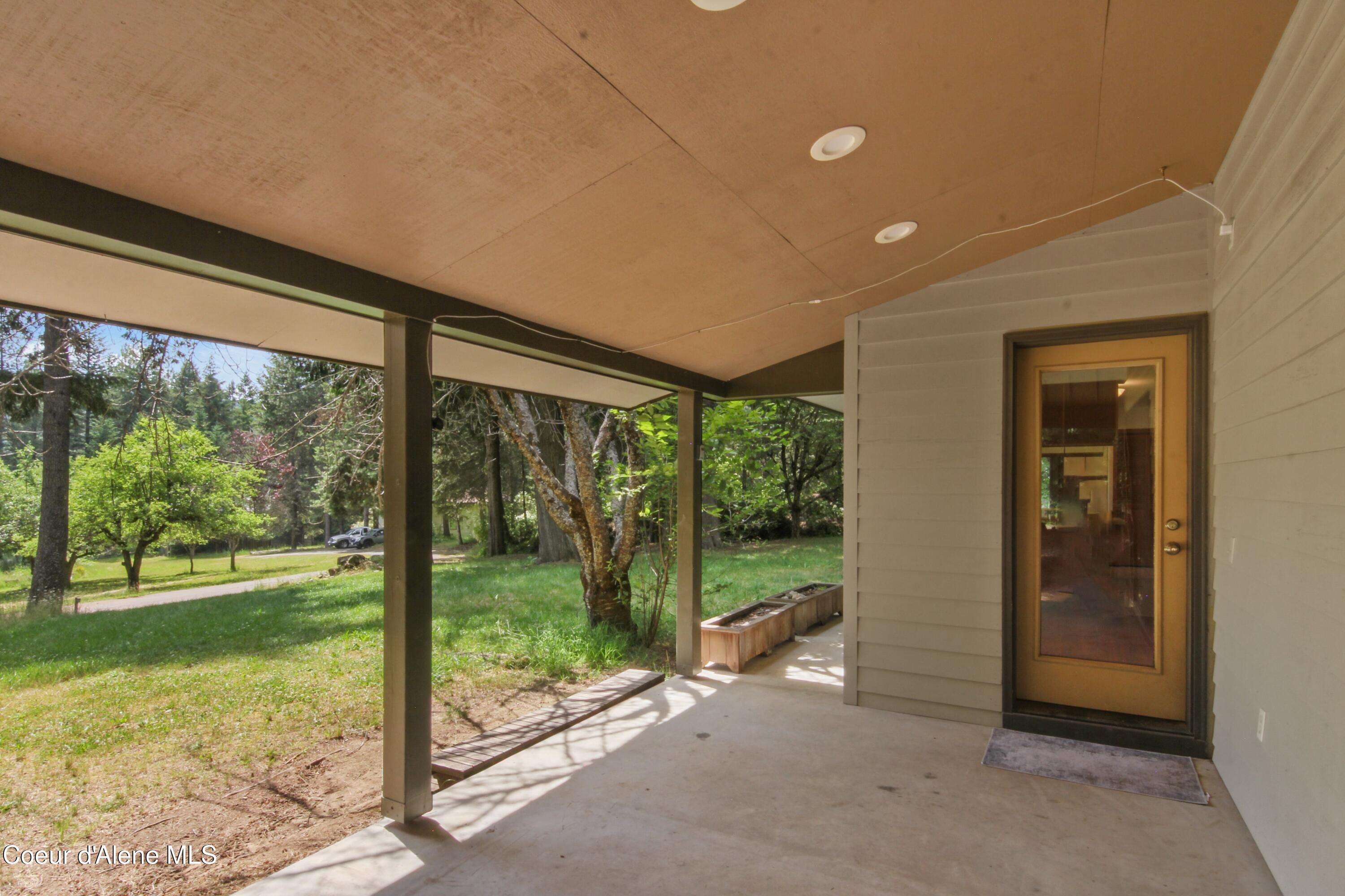 150 Denali Road Sagle, ID 83860 - Photo 12 of 40 011_Patio