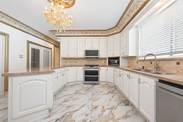 $3,500,000 | 24 Windermere Lane, Houston, TX 77063