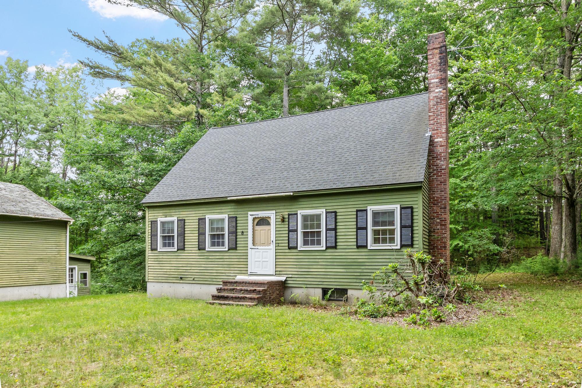 8 Naticook Road Merrimack, NH 03054 - Photo 1 of 43 Gallery Image 1