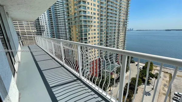 $815,000 | 1200 Brickell Bay Drive, Unit 1702, Miami, FL 33131