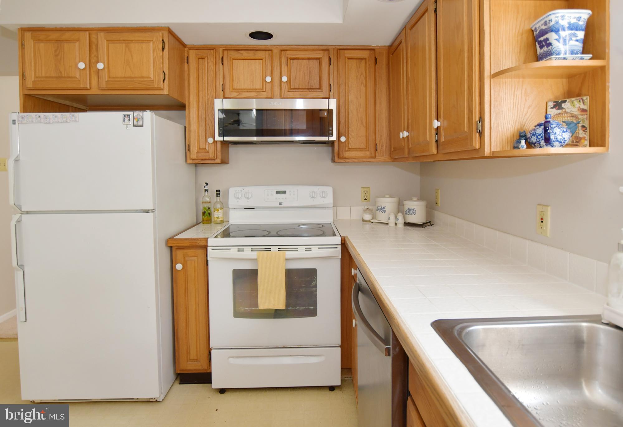 256 Powell Road Springfield, PA 19064 - Photo 14 of 34 Kitchen