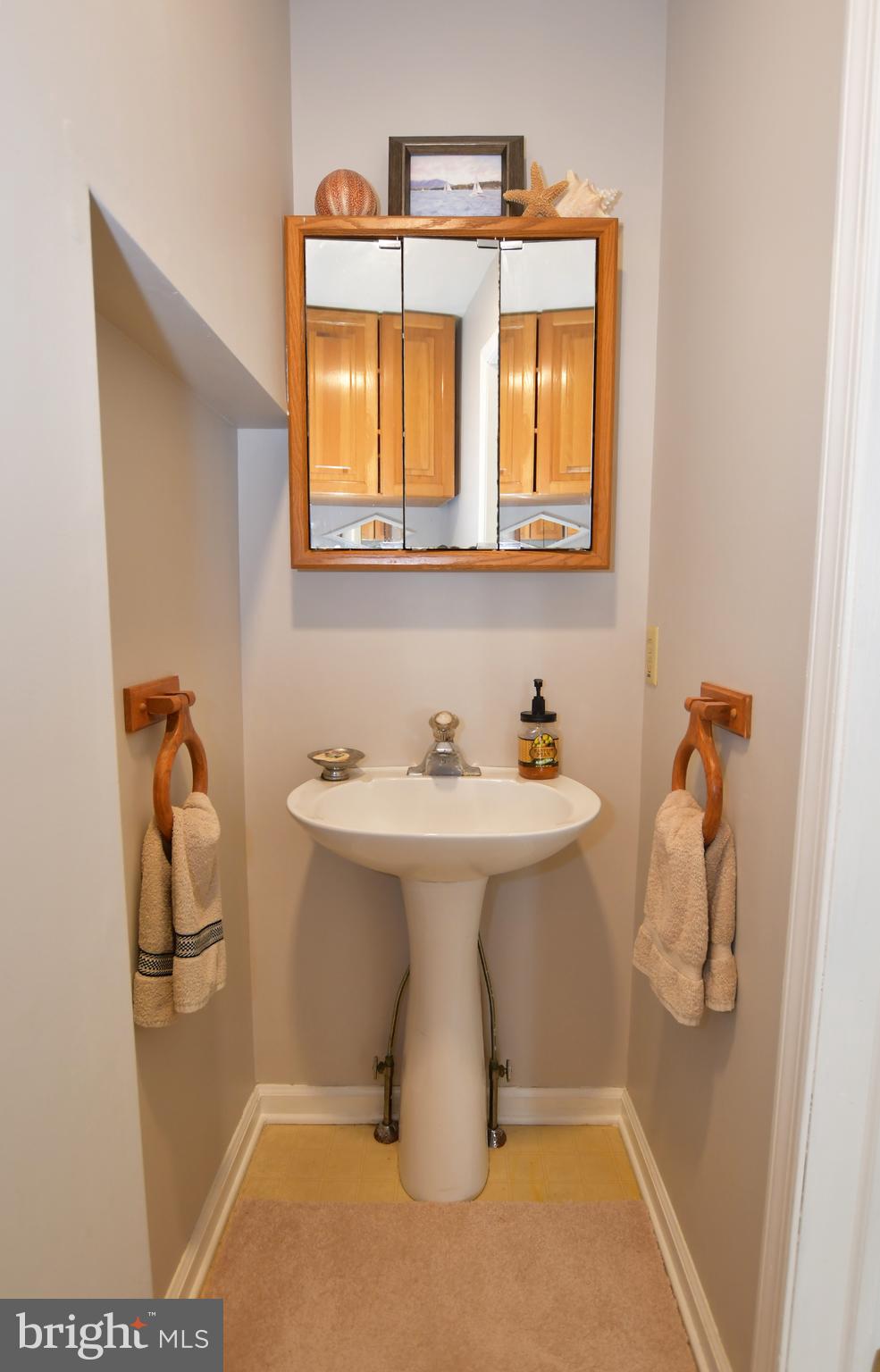 256 Powell Road Springfield, PA 19064 - Photo 19 of 34 Main floor powder room