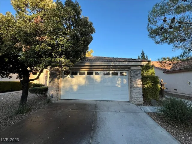 $2,135 | 1708 Eagle Peak Way, Las Vegas, NV 89134
