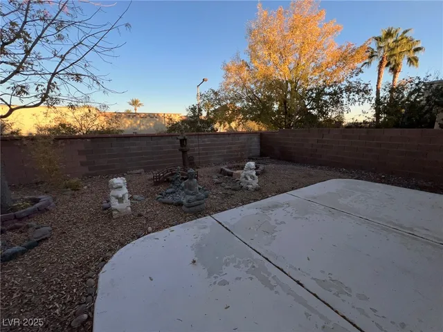 $2,135 | 1708 Eagle Peak Way, Las Vegas, NV 89134