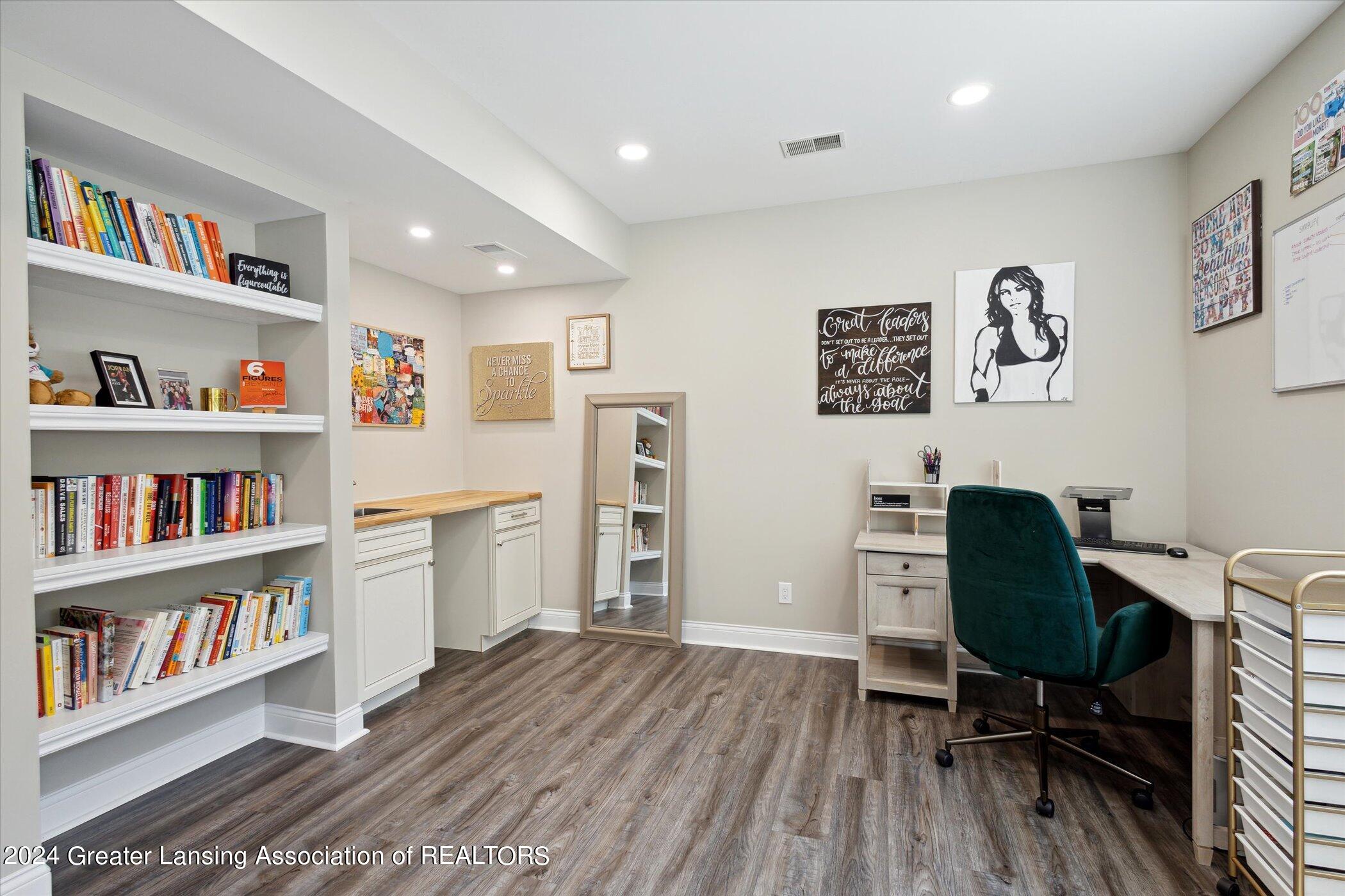 16946 Thorngate Road East Lansing, MI 48823 - Photo 50 of 76 43-16946-Thorngate-Rd-East-Lansing-MI-48