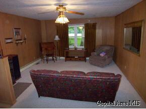 2313 Chinchilla Lane Springfield, IL 62702 - Photo 3 of 9 Gallery Image 3