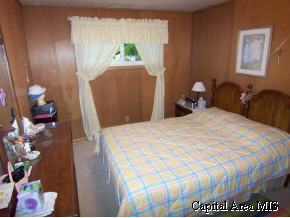 2313 Chinchilla Lane Springfield, IL 62702 - Photo 7 of 9 Gallery Image 7