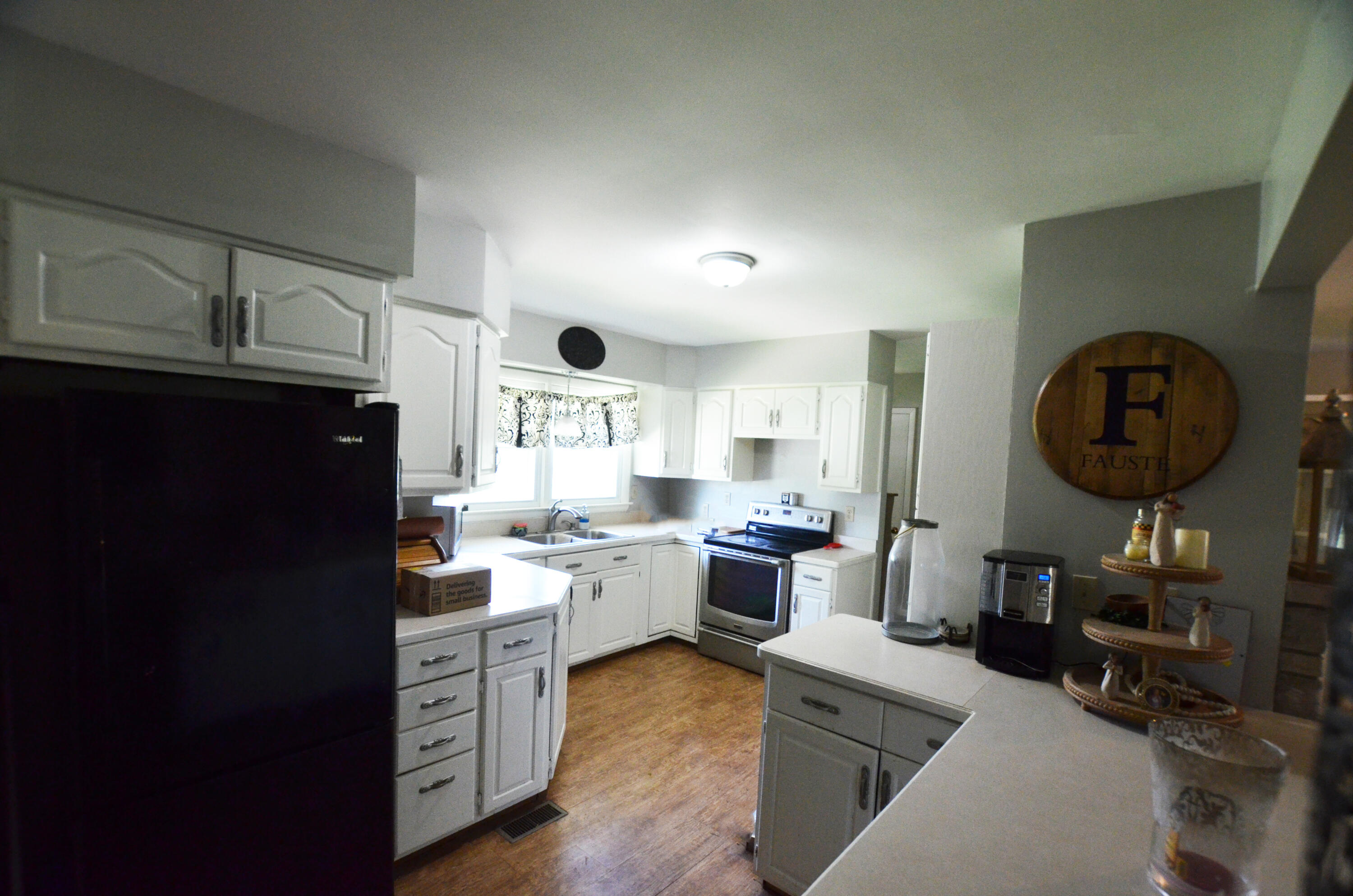 2451 Sand Hill Road Irvine, KY 40336 - Photo 19 of 33 White kitchen cabinets!