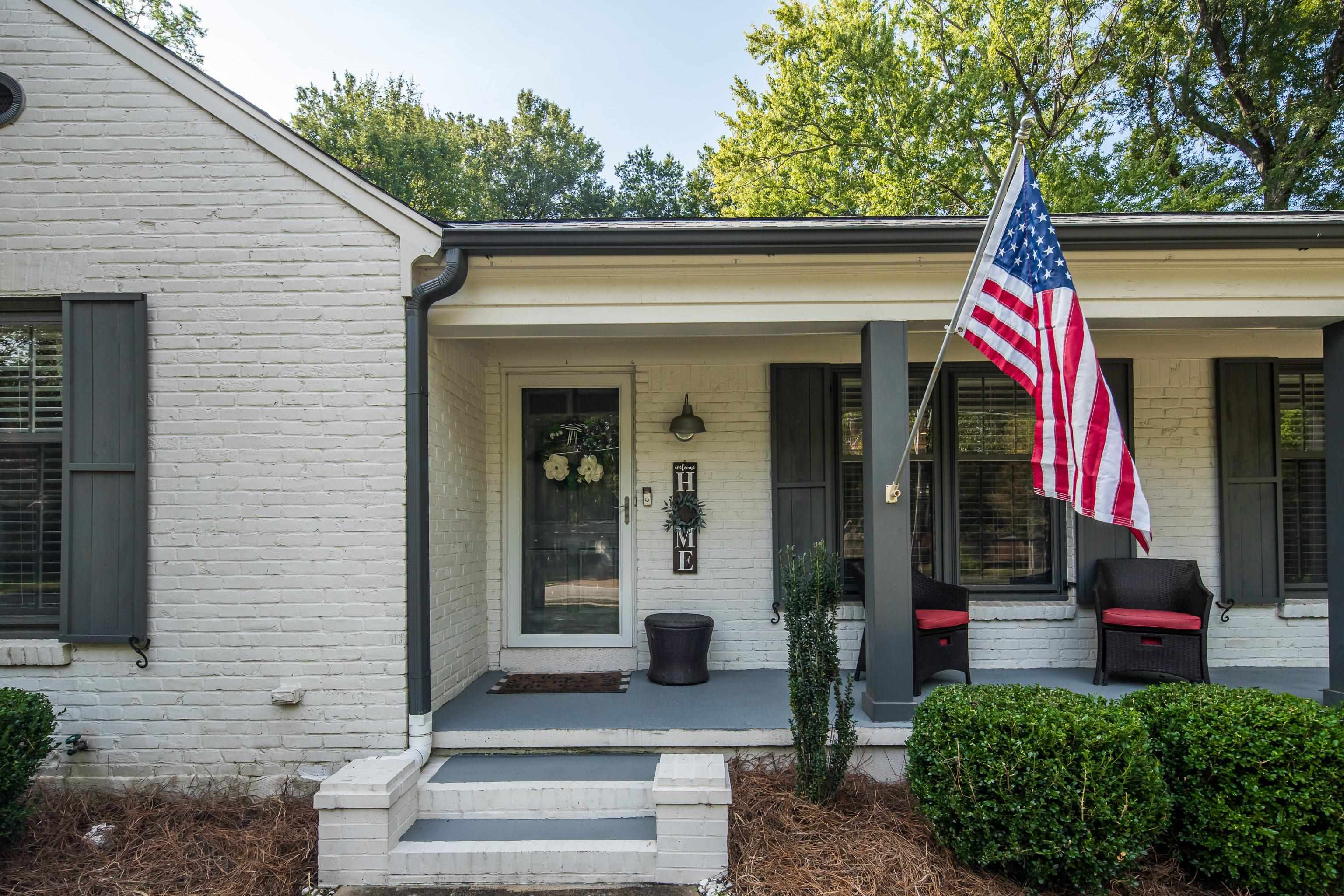 5271 Mason Road Memphis, TN 38120 - Photo 3 of 25 a front view of a house with shower