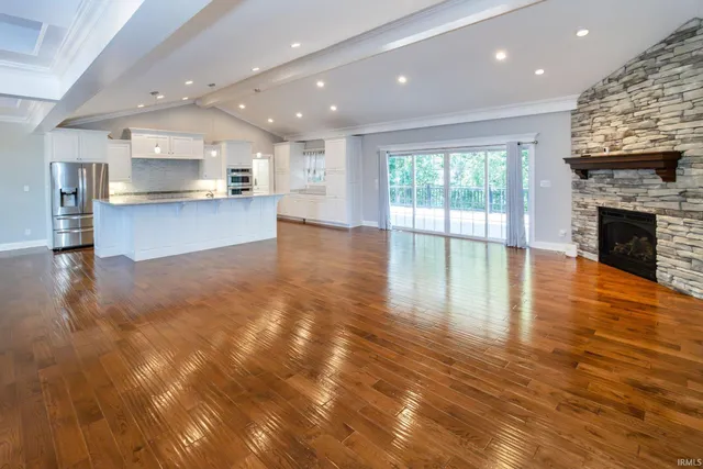 $845,000 | 1066 North Aspen Drive, Vincennes, IN 47591