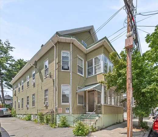 $2,350 | 32 Salem Street, Unit 3, Salem, MA 01970