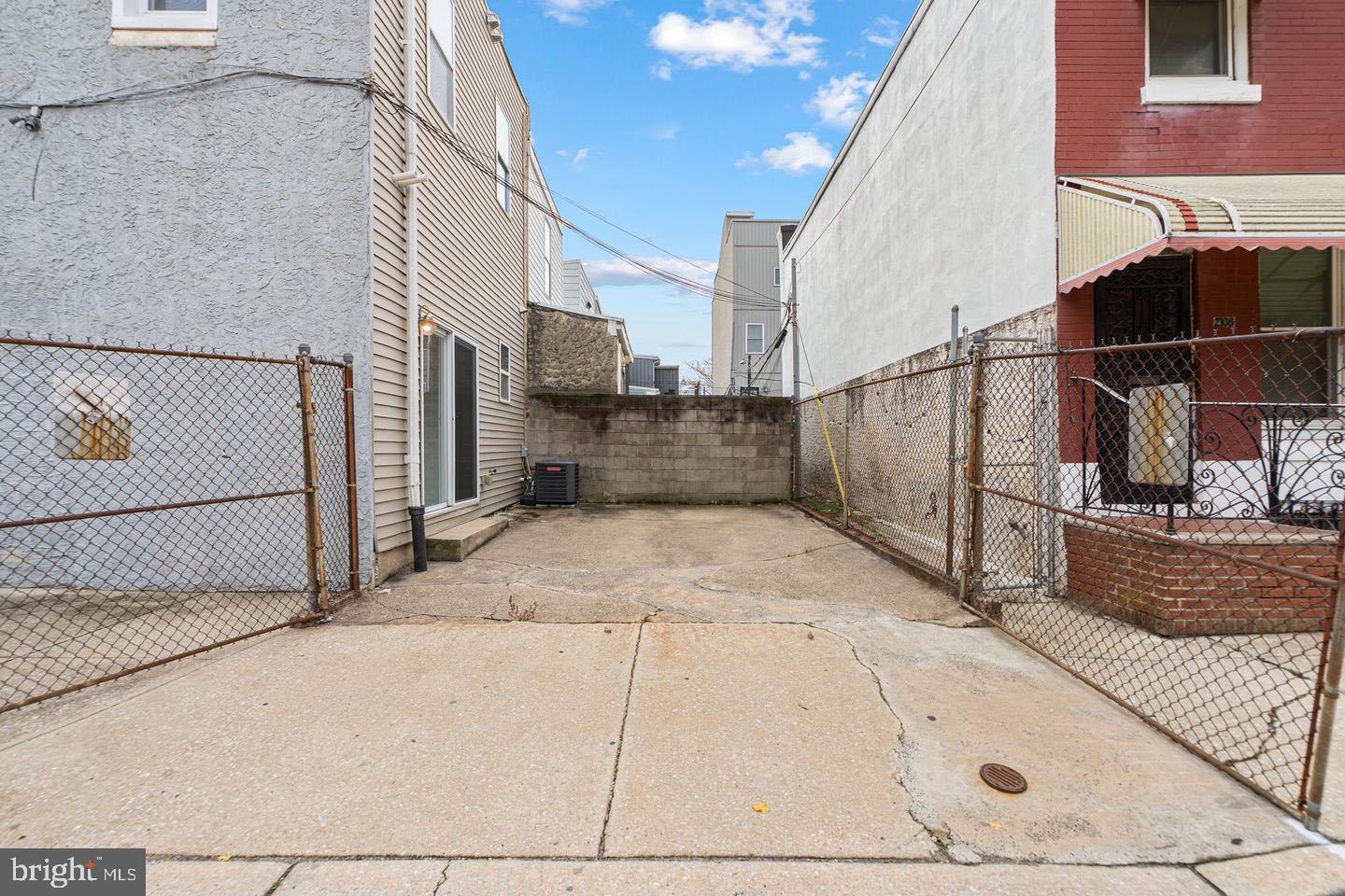 2106 Manton Street Philadelphia, PA 19146 - Photo 28 of 34 a view of entryway