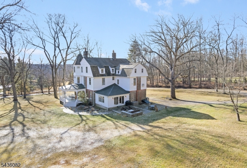 211 Mountainside Road Mendham, NJ 07945 - Photo 3 of 35