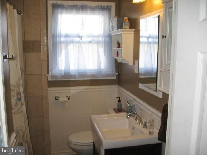 23 Forrest Avenue Ridley Park, PA 19078 - Photo 10 of 15 Bathroom