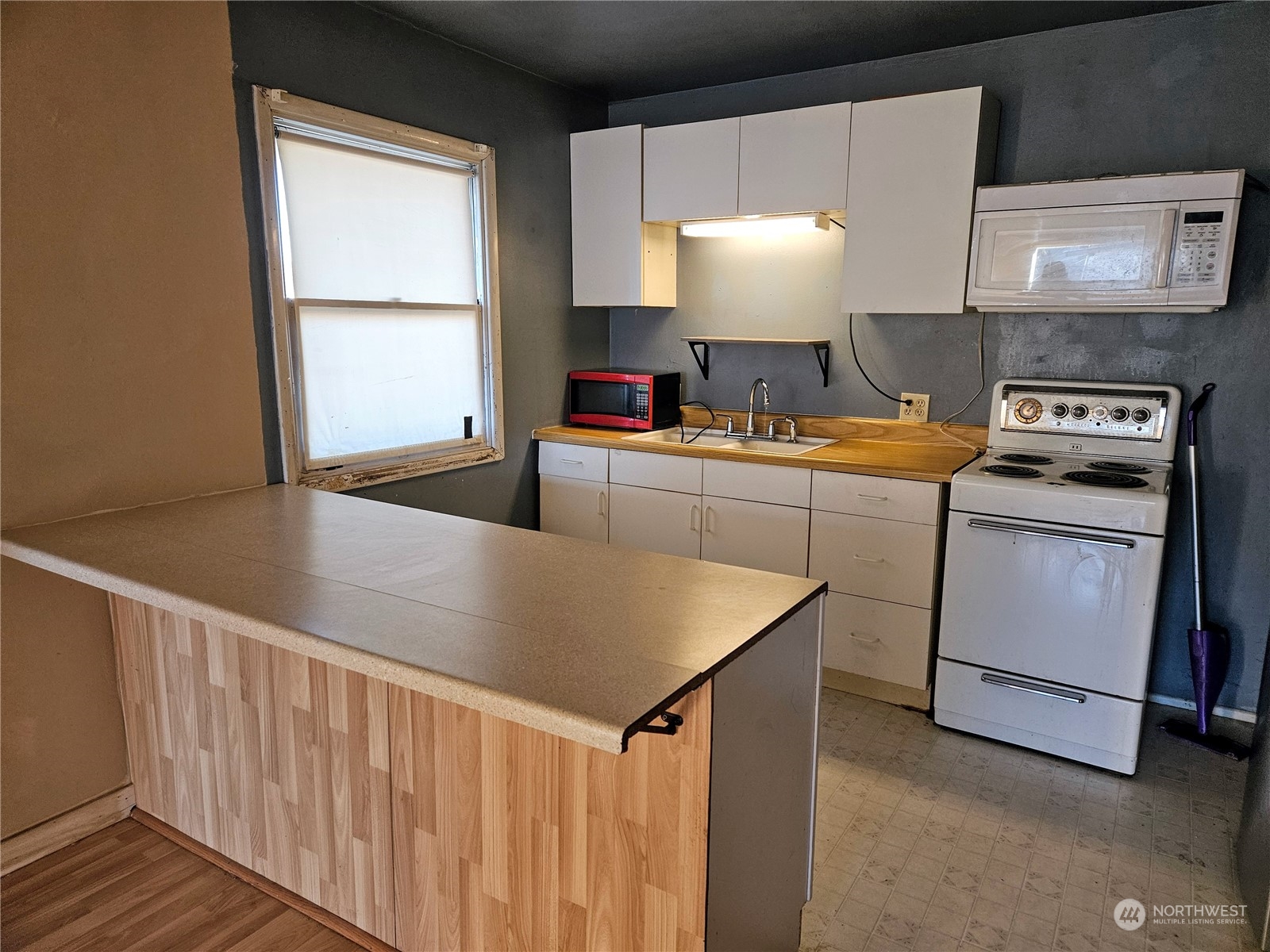 415 West Main Street Almira, WA 99103 - Photo 11 of 31