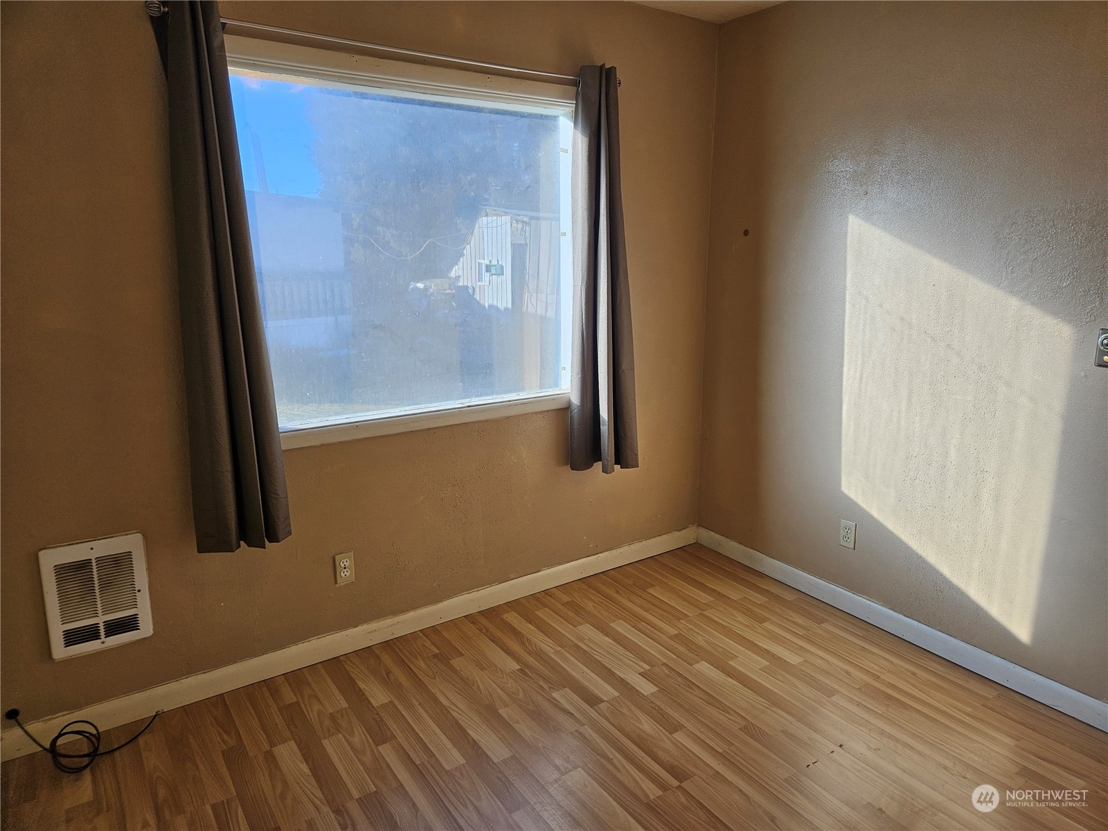 415 West Main Street Almira, WA 99103 - Photo 16 of 31