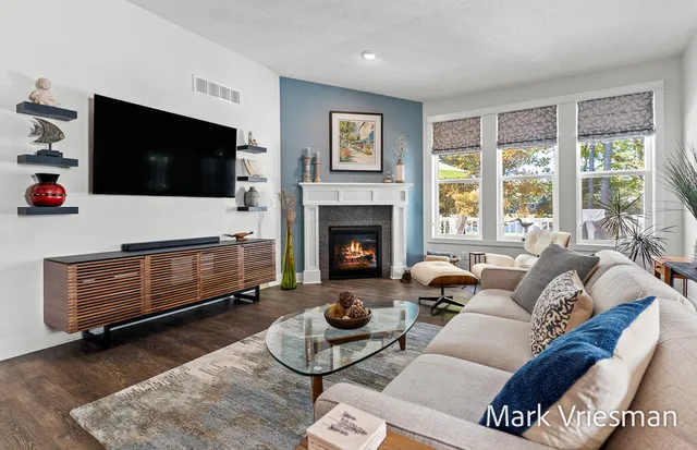 $760,000 | 12524 Retreat Drive, Unit 27, Grand Haven, MI 49417