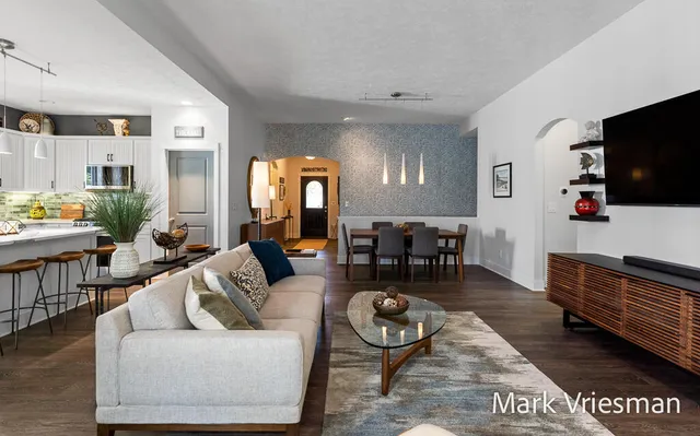 $760,000 | 12524 Retreat Drive, Unit 27, Grand Haven, MI 49417