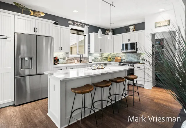 $760,000 | 12524 Retreat Drive, Unit 27, Grand Haven, MI 49417