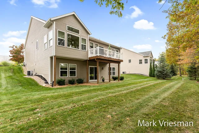 $760,000 | 12524 Retreat Drive, Unit 27, Grand Haven, MI 49417