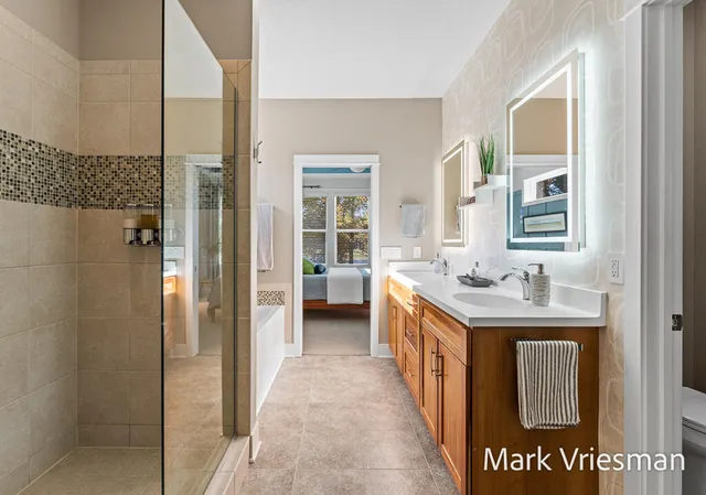 $760,000 | 12524 Retreat Drive, Unit 27, Grand Haven, MI 49417