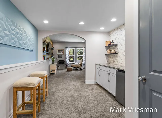 $760,000 | 12524 Retreat Drive, Unit 27, Grand Haven, MI 49417