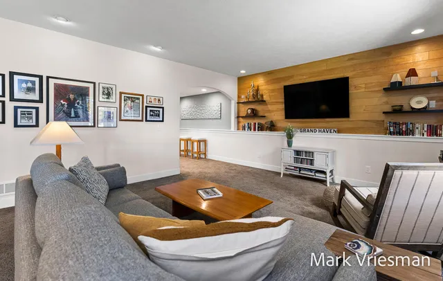 $760,000 | 12524 Retreat Drive, Unit 27, Grand Haven, MI 49417