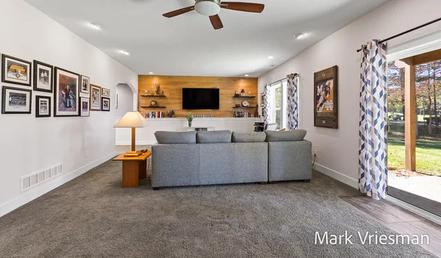 $760,000 | 12524 Retreat Drive, Unit 27, Grand Haven, MI 49417