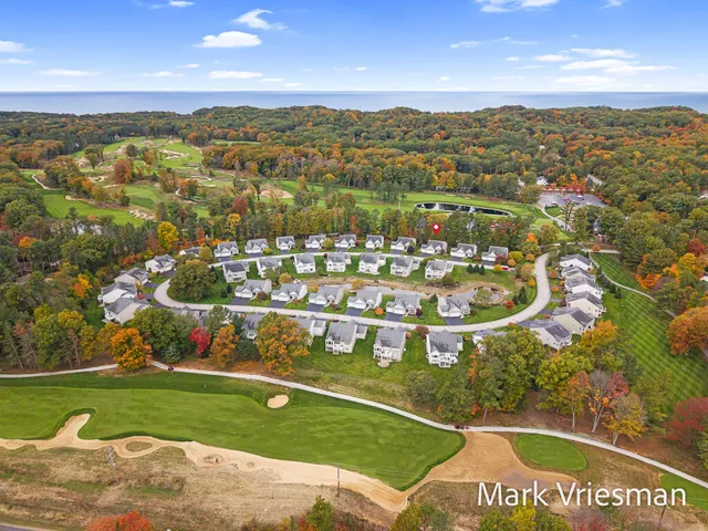 $760,000 | 12524 Retreat Drive, Unit 27, Grand Haven, MI 49417