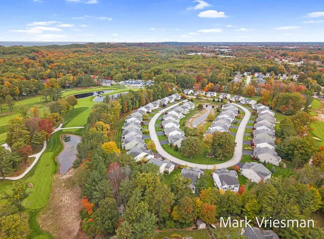 $760,000 | 12524 Retreat Drive, Unit 27, Grand Haven, MI 49417