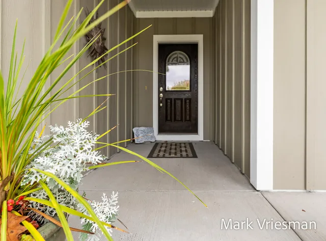 $760,000 | 12524 Retreat Drive, Unit 27, Grand Haven, MI 49417