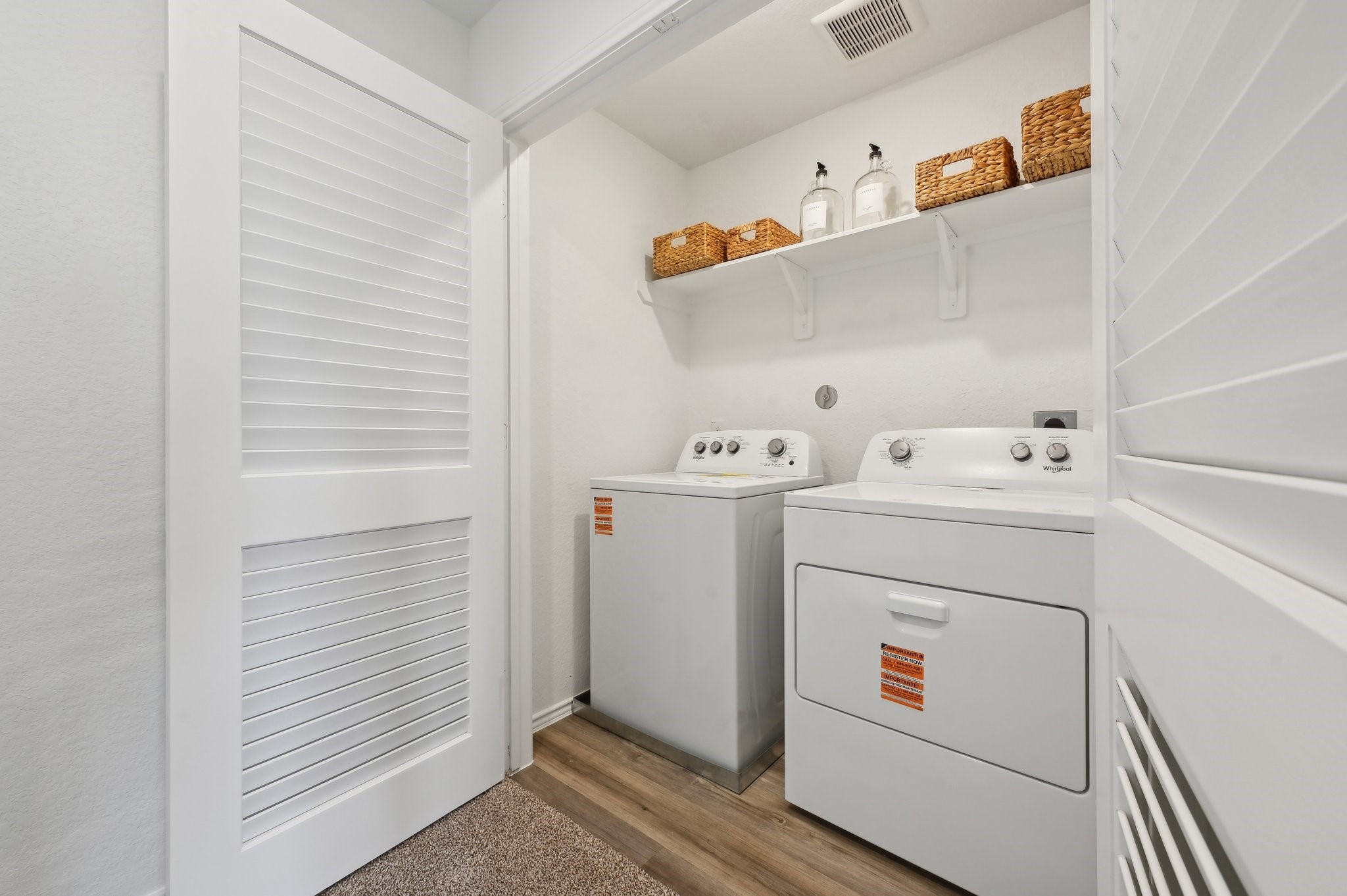 16911 Vinters Way Houston, TX 77090 - Photo 19 of 26 a utility room with dryer and washer