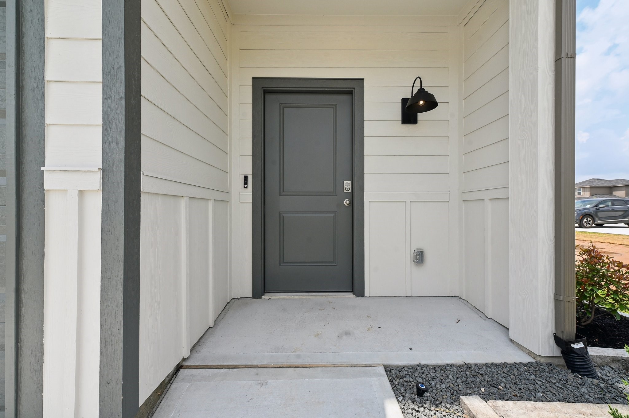 16911 Vinters Way Houston, TX 77090 - Photo 4 of 26 a view of front door