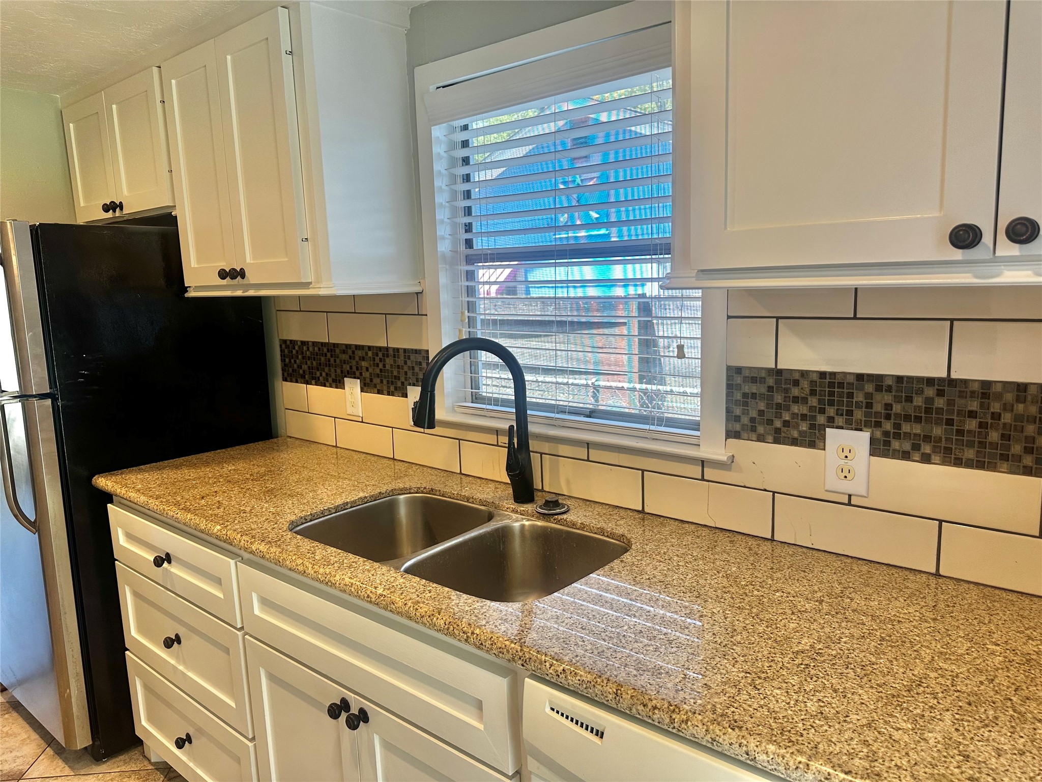 202 Fannin Street Tomball, TX 77375 - Photo 8 of 24