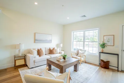 $424,000 | 13 Suffolk Drive, Unit 3, Concord, NH 03303